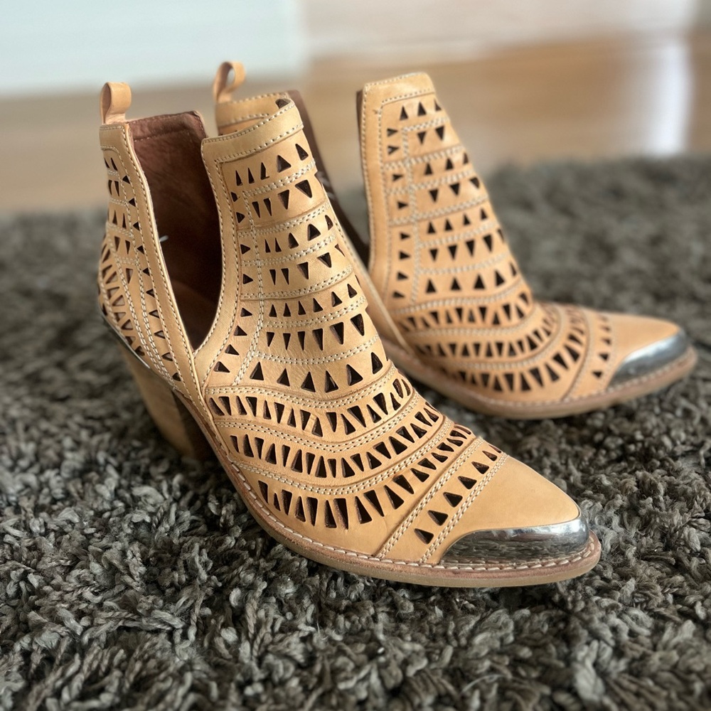 Jeffrey Campbell Sabrosa